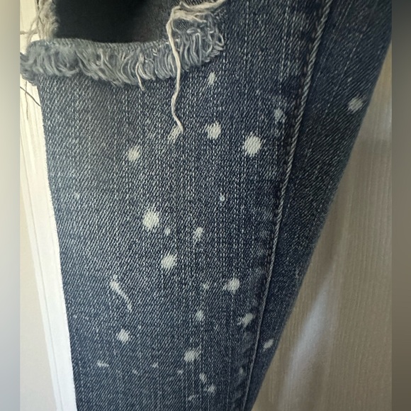 Mossimo Denim, Mid-Rise Skinny distressed jeans. Size 12/31 - Picture 8 of 9